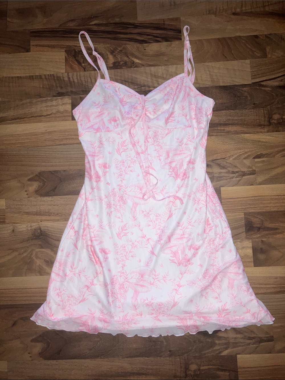 SHEIN Coquette Pink & White Floral
Print Spaghetti strap slip dress women’s Sz M